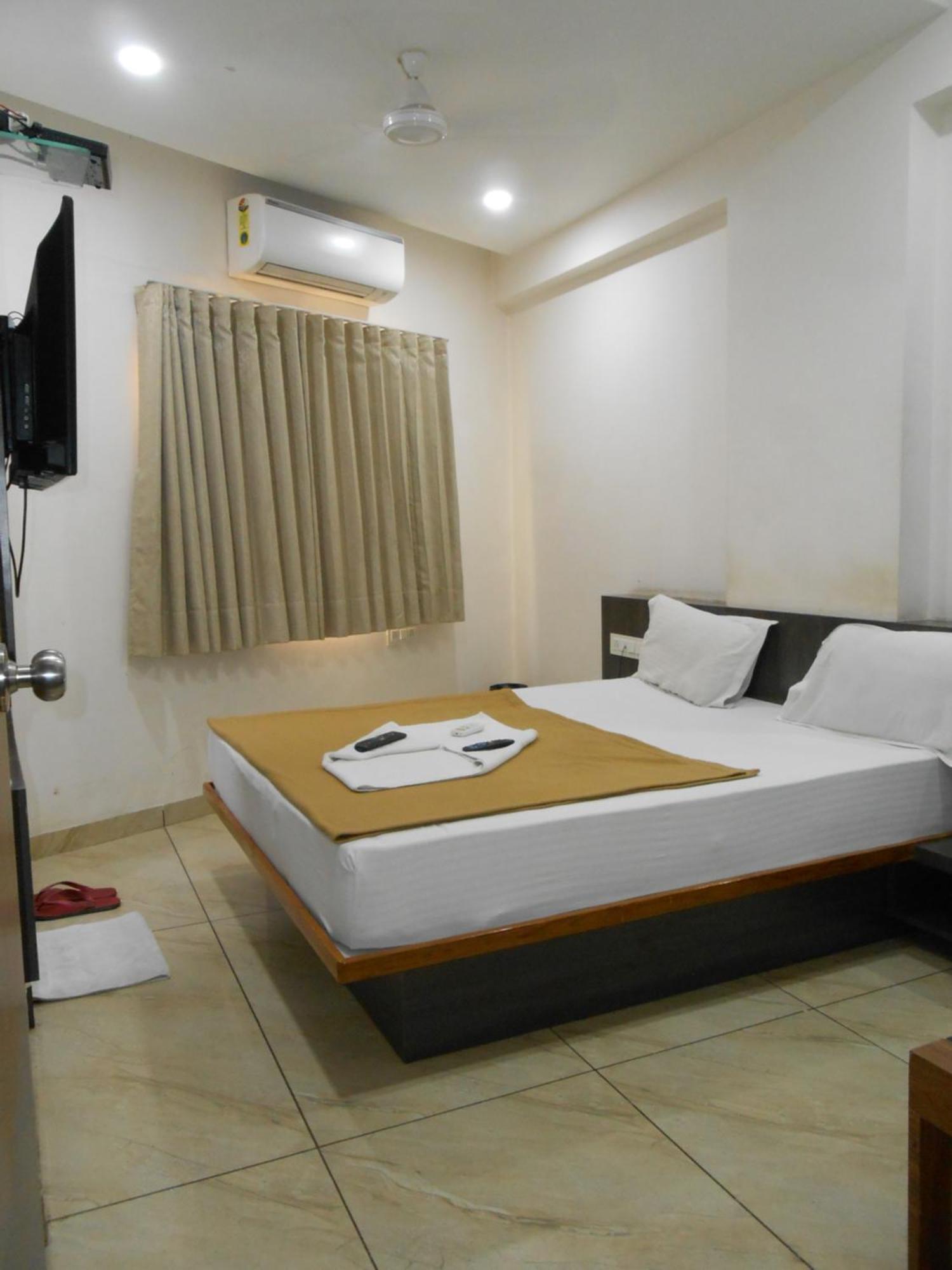 Hotel Crossview Palanpur Eksteriør billede